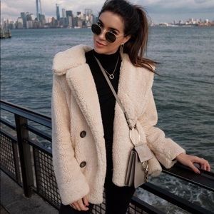 Like New HM Divided Short Creme Teddy Coat